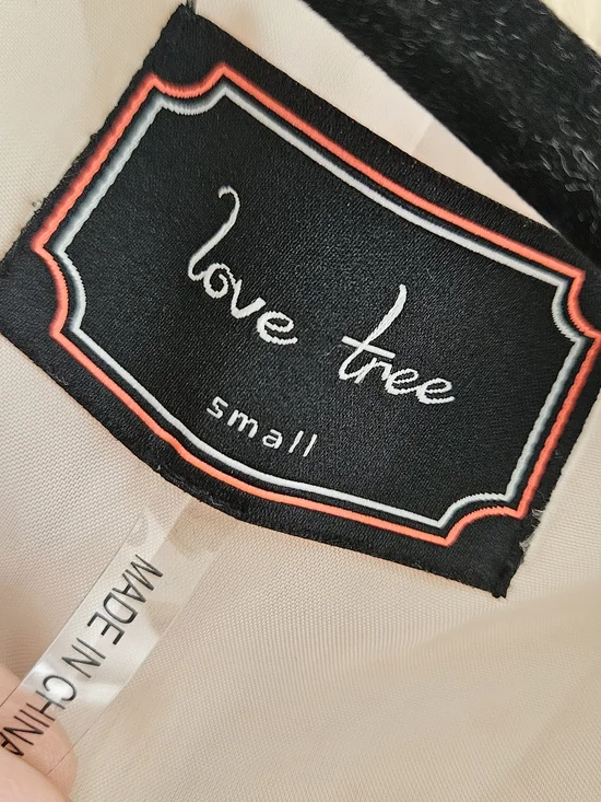 Love Tree Faux Fur Cream Vest With Tie Waist Size Small - Picture 3 of 4